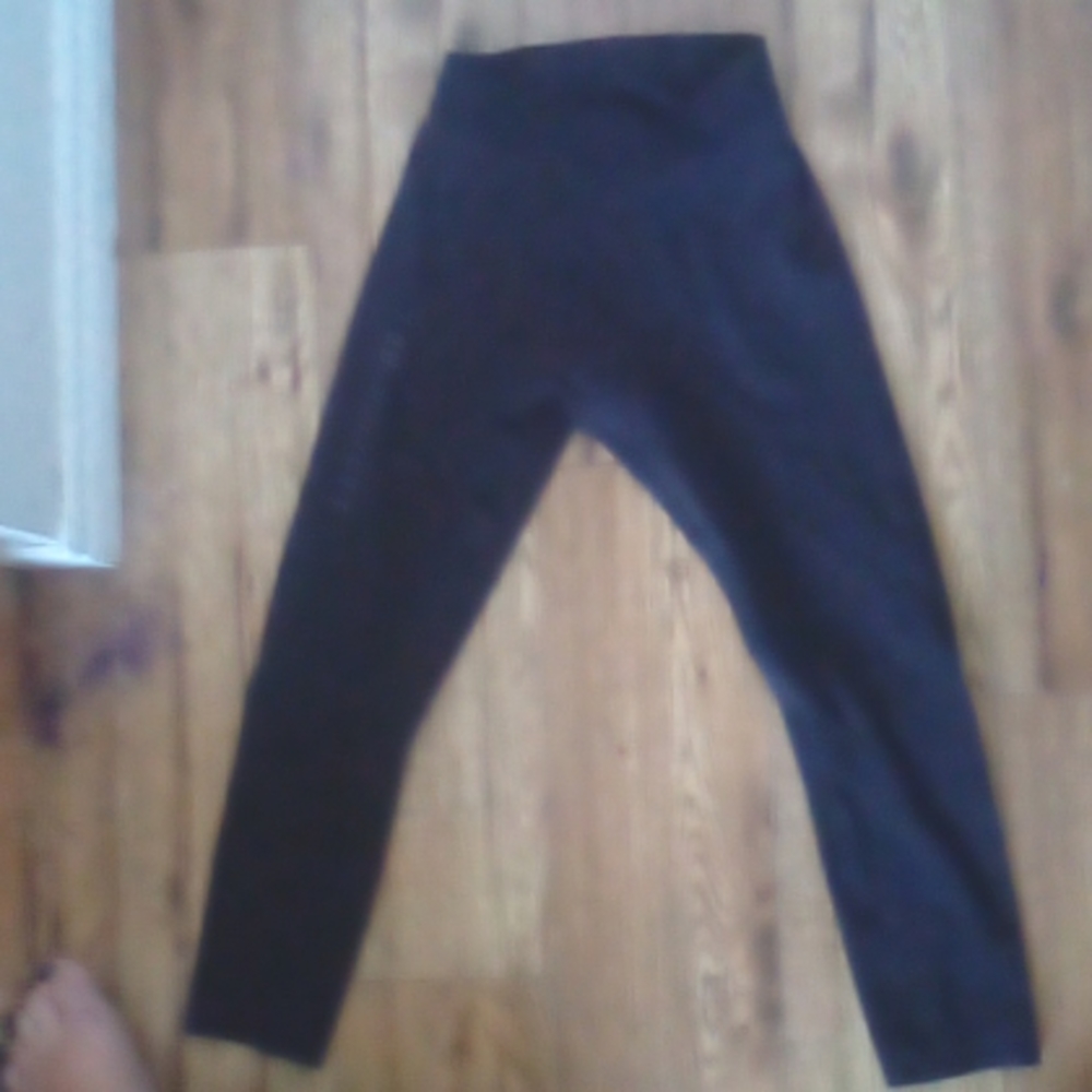 New Lulu capris